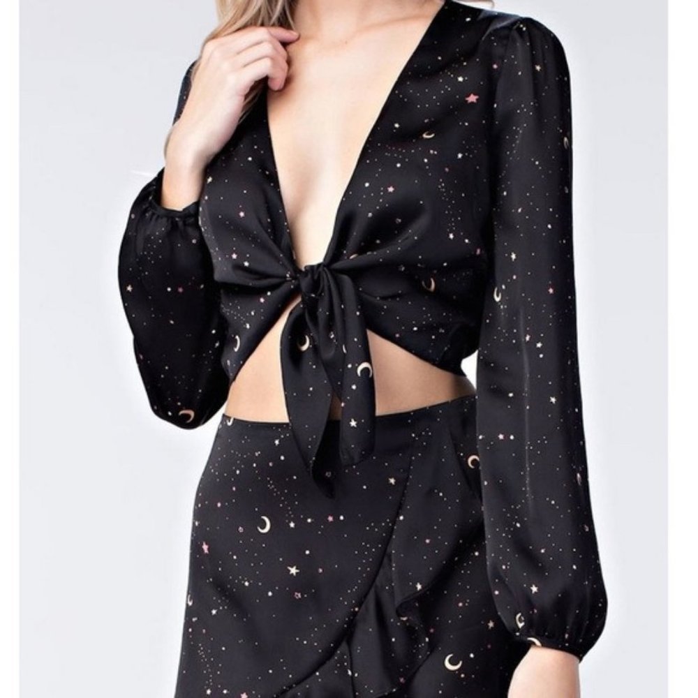 Honey Punch Star Printed Tie Front Top